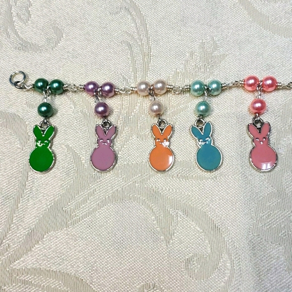 Multicolor Pearl Bunny Bracelet! - Picture 3 of 4